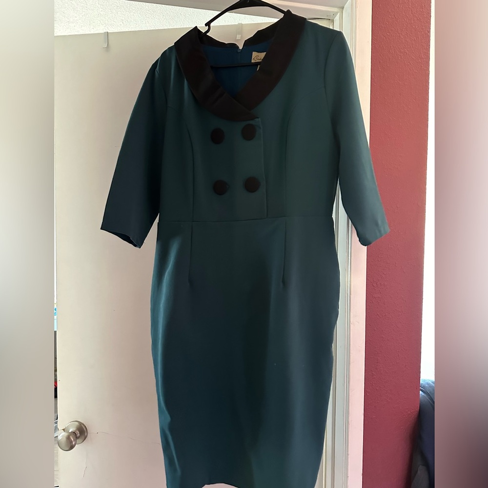 1940s style double breasted wriggle dress